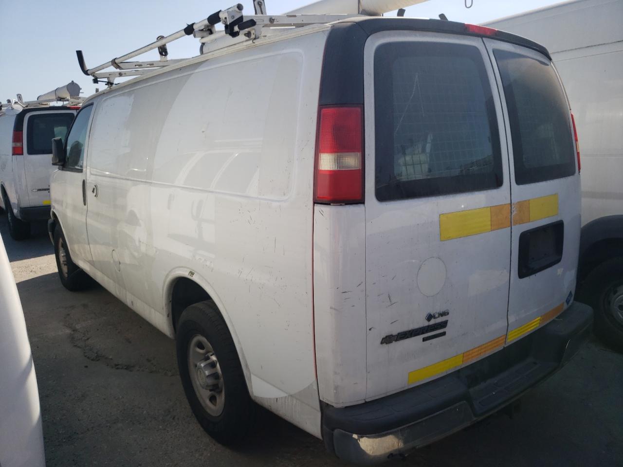 2014 Chevrolet Express G2500 Cargo Van - Pri Fleet - Фото 2