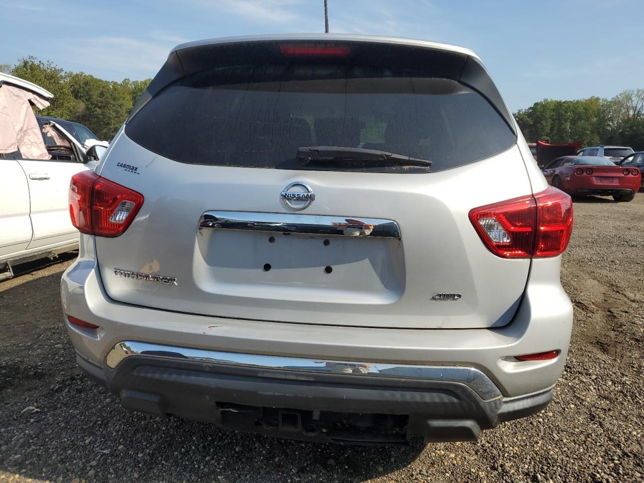 2018 Nissan Pathfinder S - Фото 6