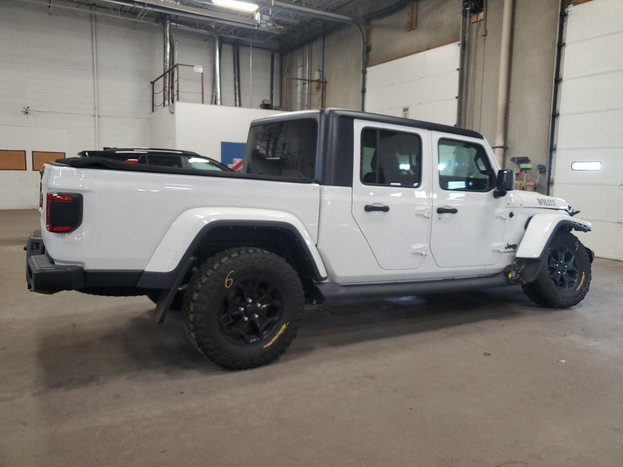 2021 Jeep Gladiator Sport - Фото 3