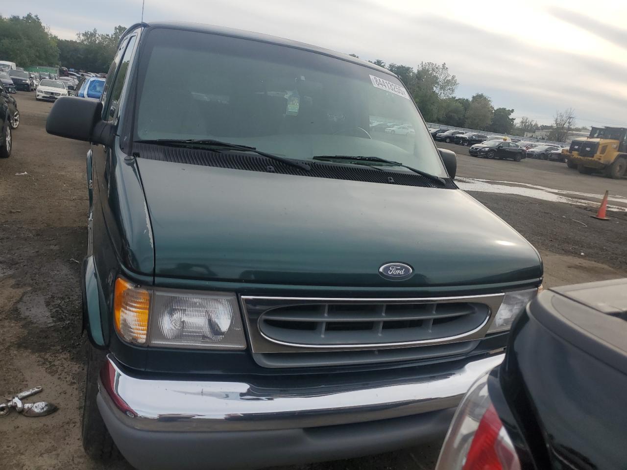 2000 Ford Econoline E150 Wagon - Image 5