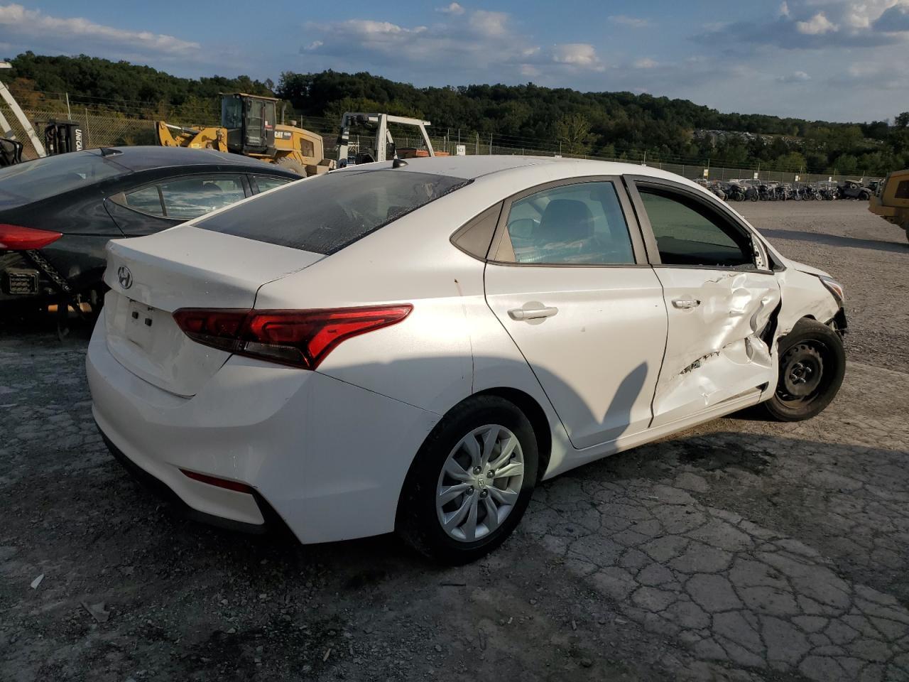 2021 Hyundai Accent Se - Image 3