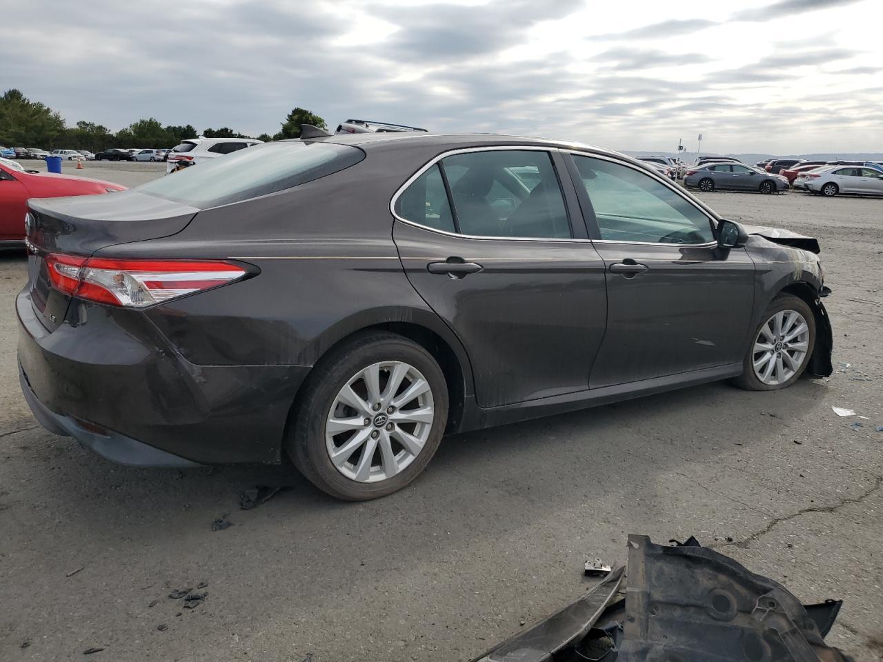 2019 Toyota Camry L - Фото 3