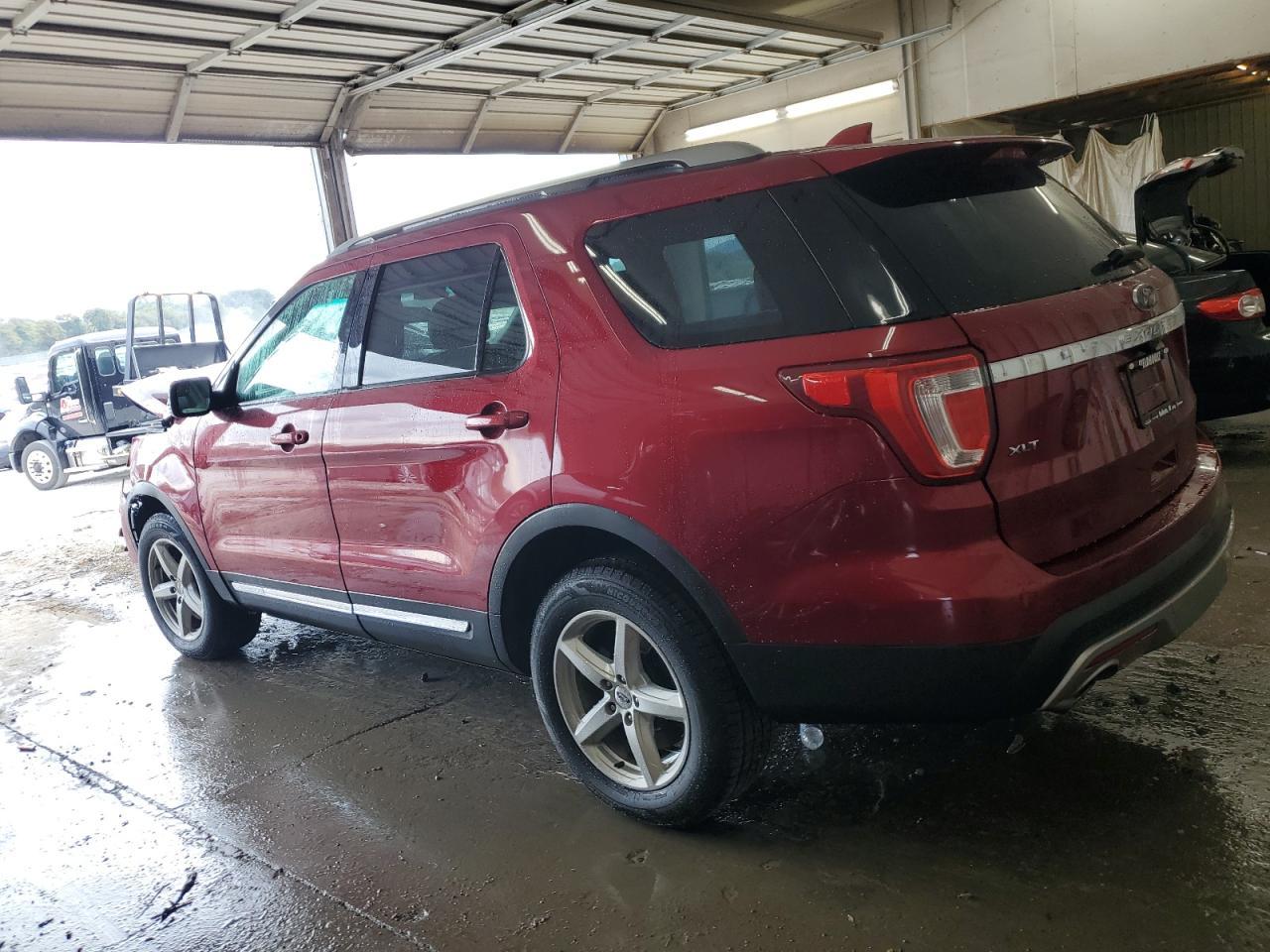 2016 Ford Explorer Xlt - Image 2