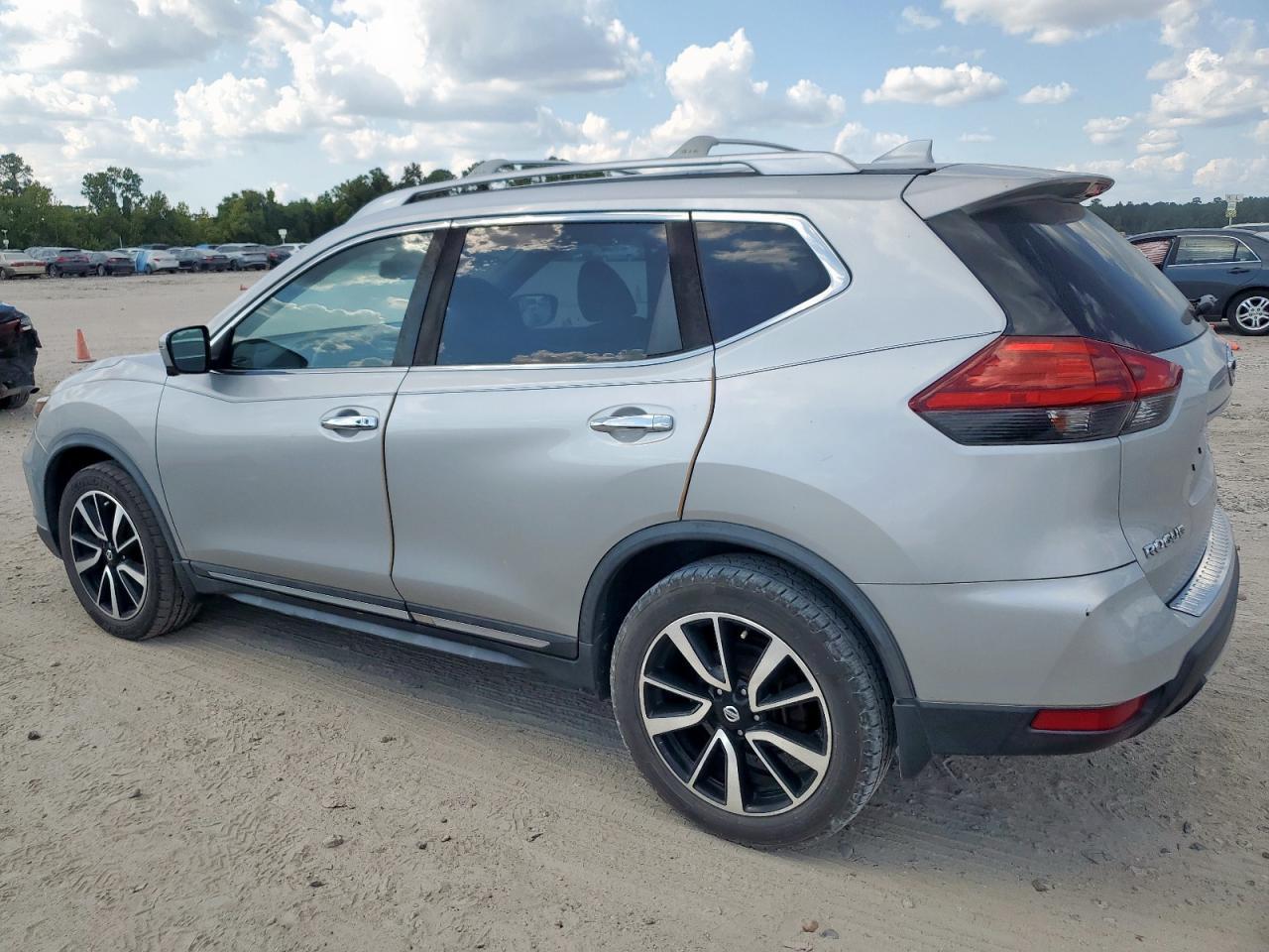 2017 Nissan Rogue S - Image 2