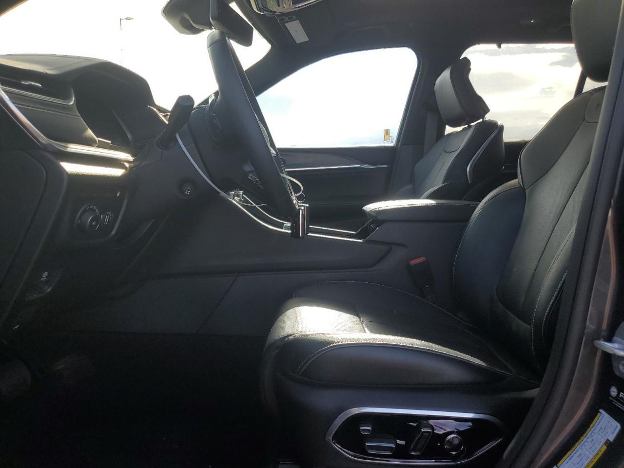 2023 Jeep Grand Cherokee Overland 4Xe - Фото 7