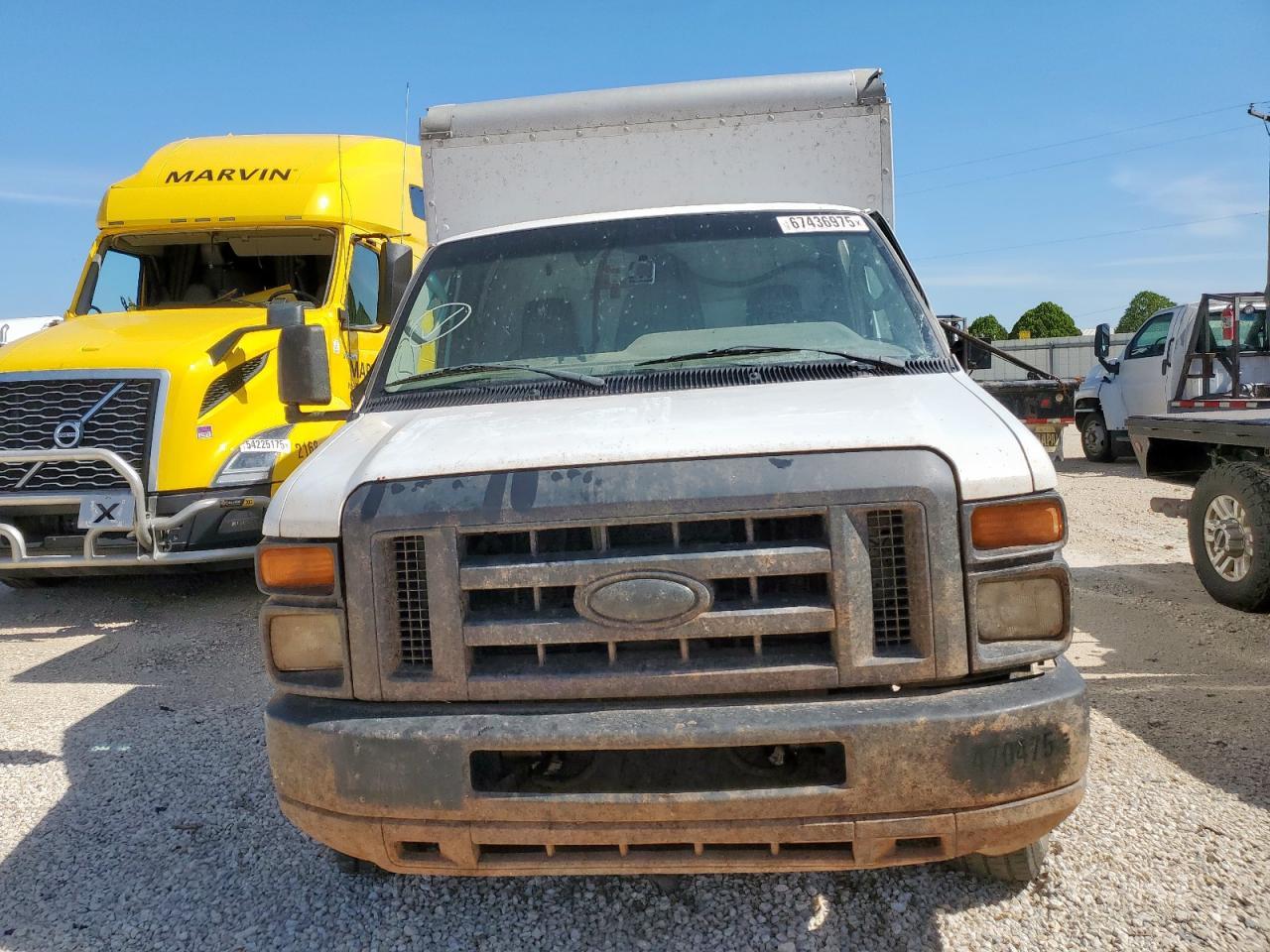 2014 Ford Econoline E350 Super Duty Cutaway Van - Фото 5