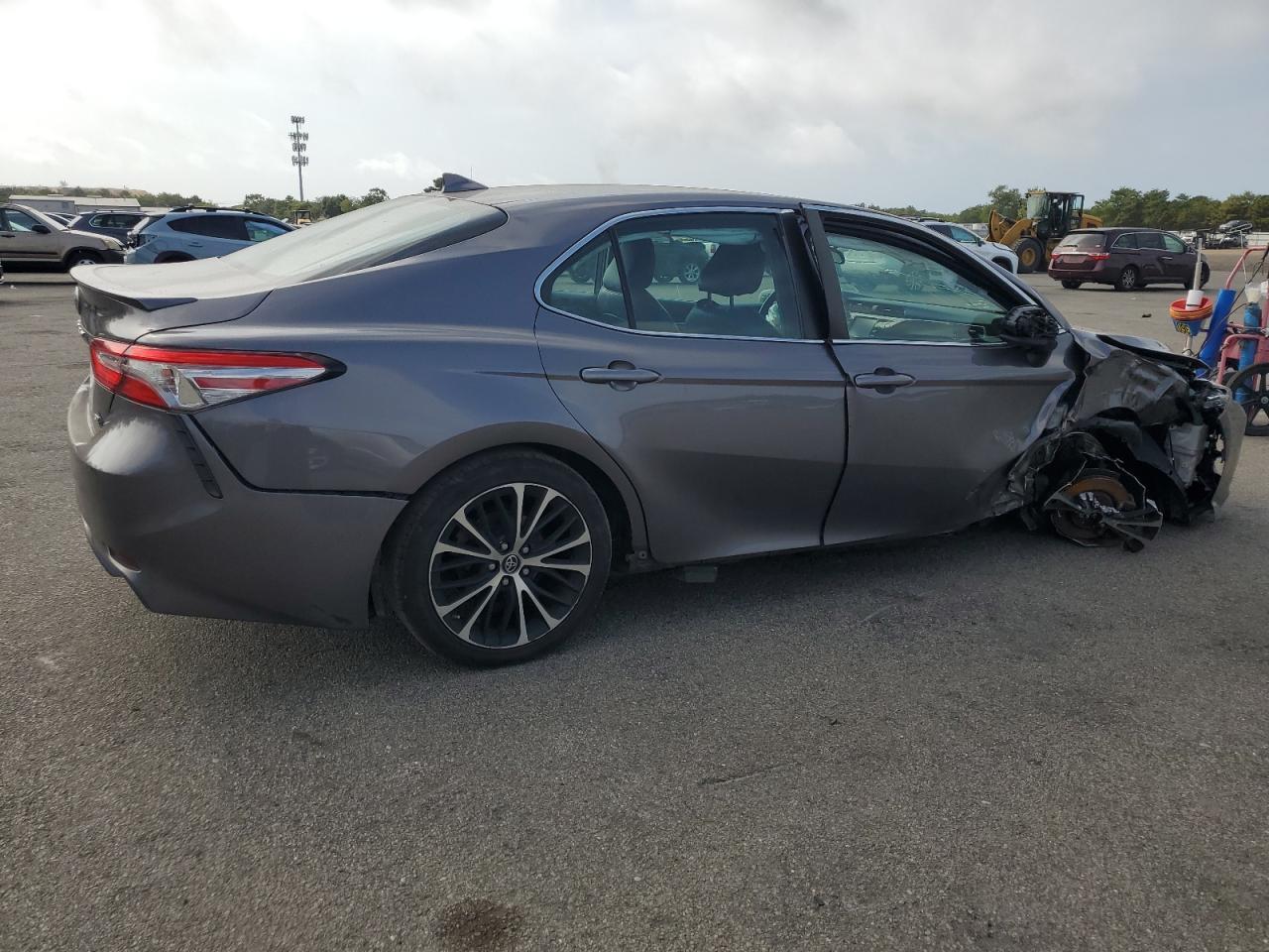 2019 Toyota Camry L - Фото 3
