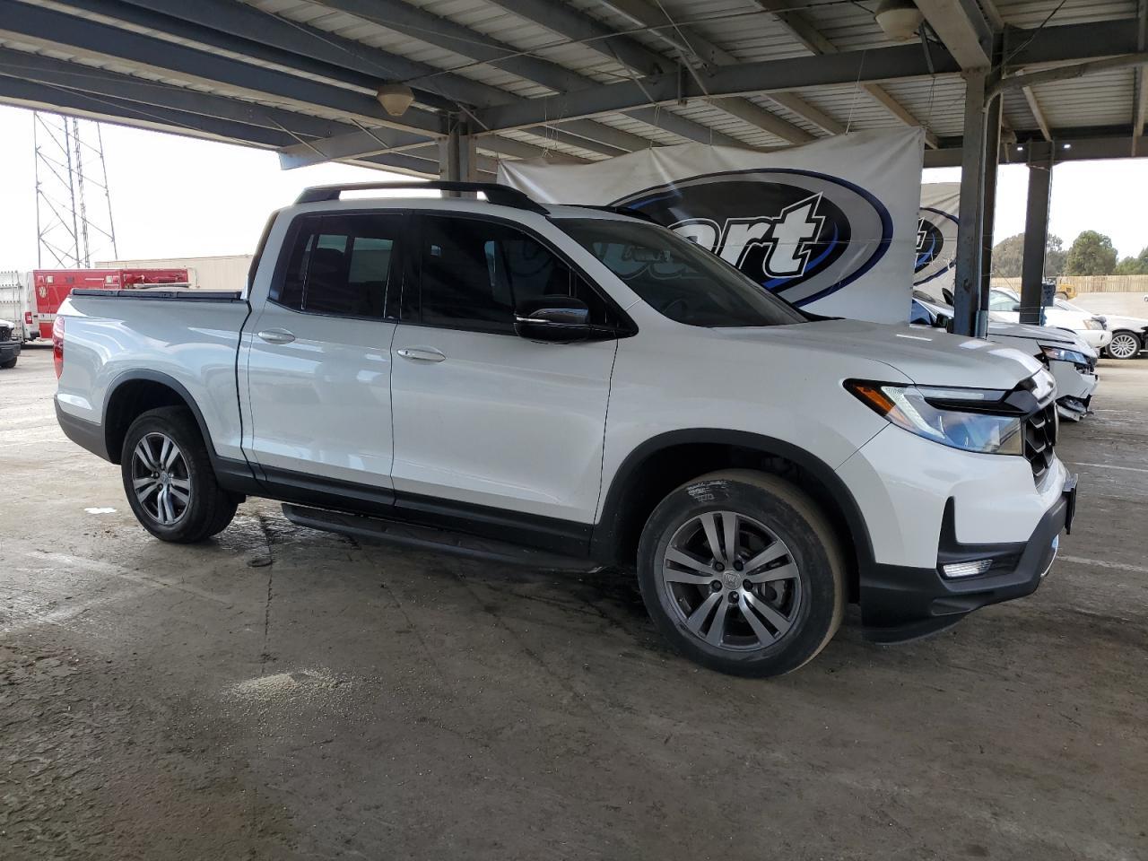 2021 Honda Ridgeline Black Edition - Image 4