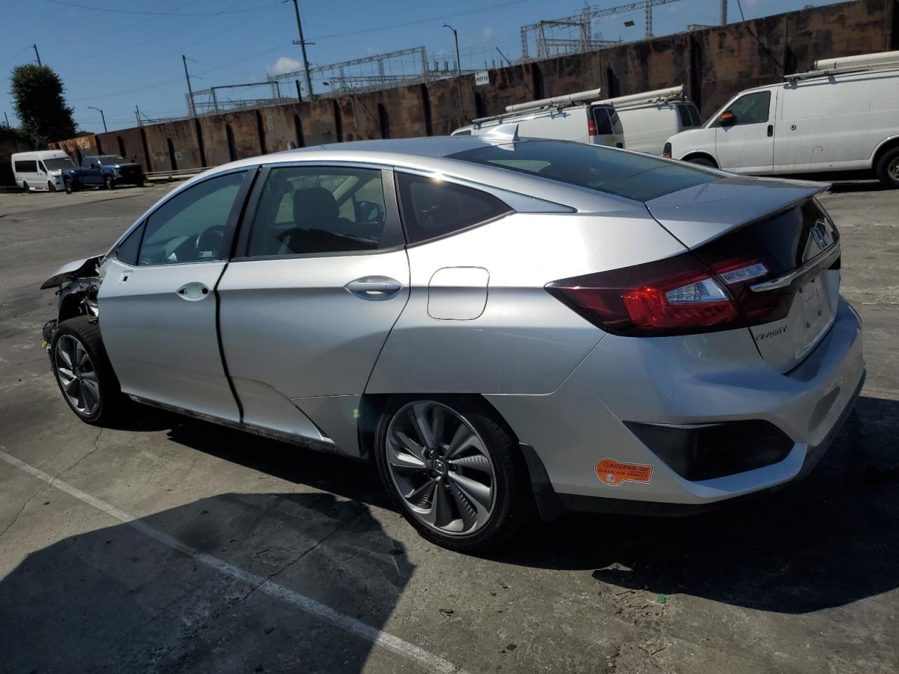 2019 Honda Clarity Touring - Image 2