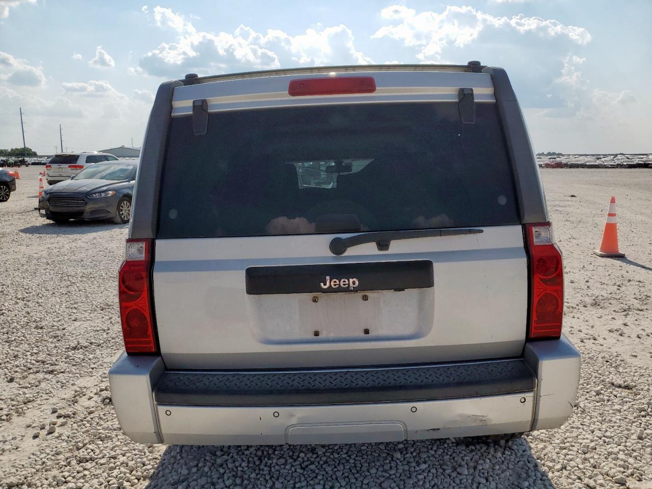 2006 Jeep Commander - Фото 6