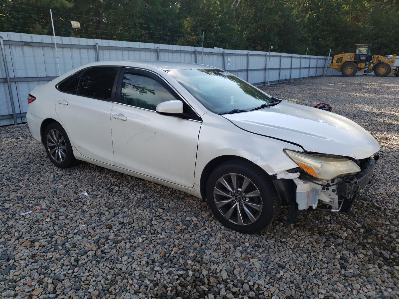 2016 Toyota Camry Le - Фото 4