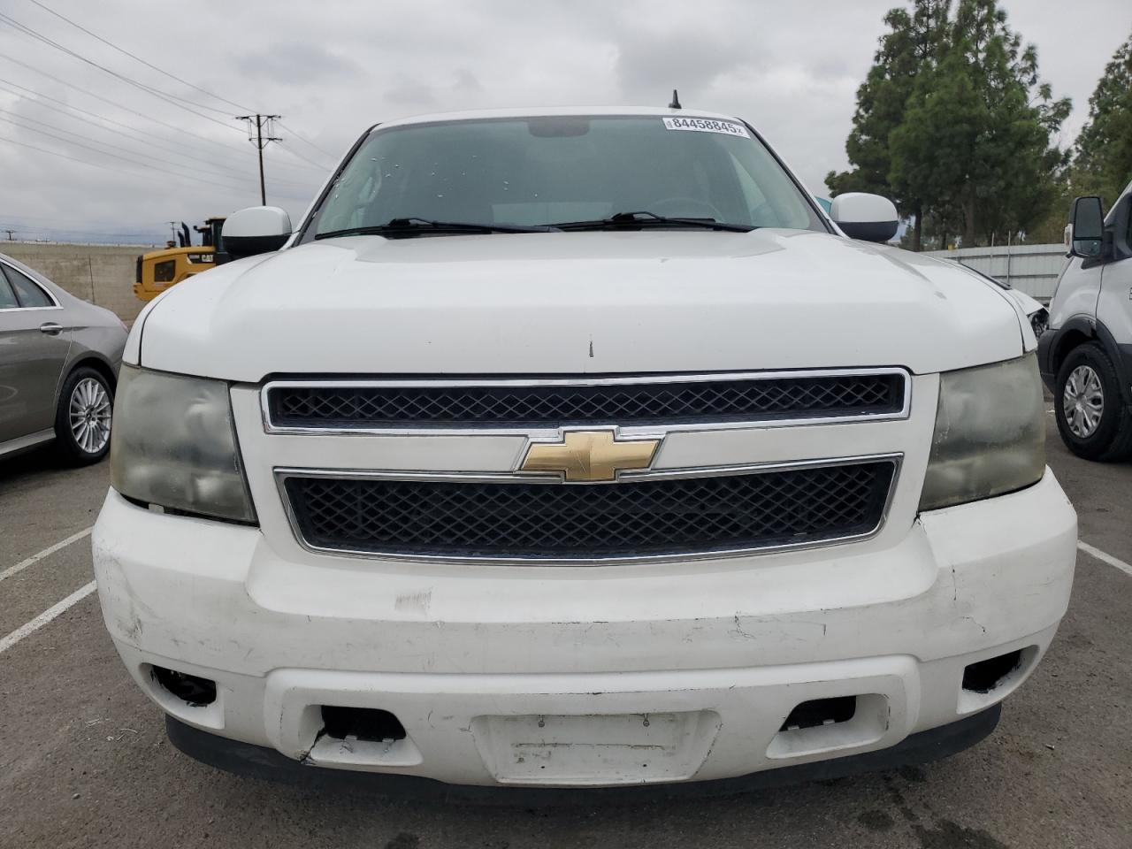 2011 Chevrolet Suburban C1500 Lt - Image 5