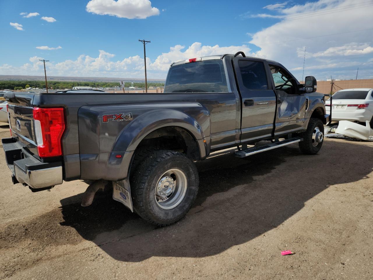 2019 Ford Super Duty F-350 W/D - Image 3