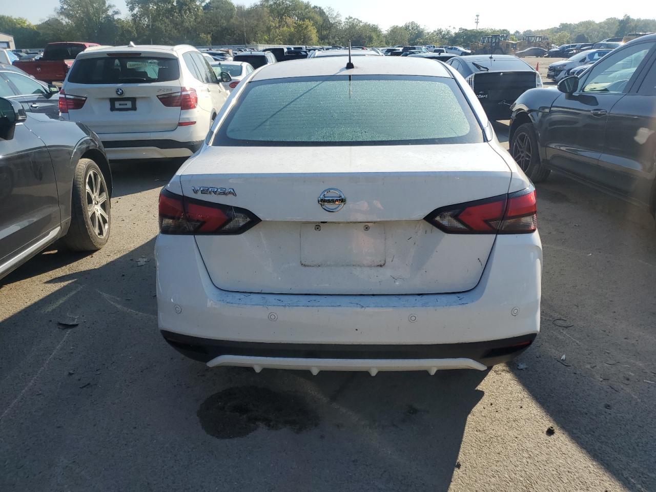 2020 Nissan Versa S - Фото 6