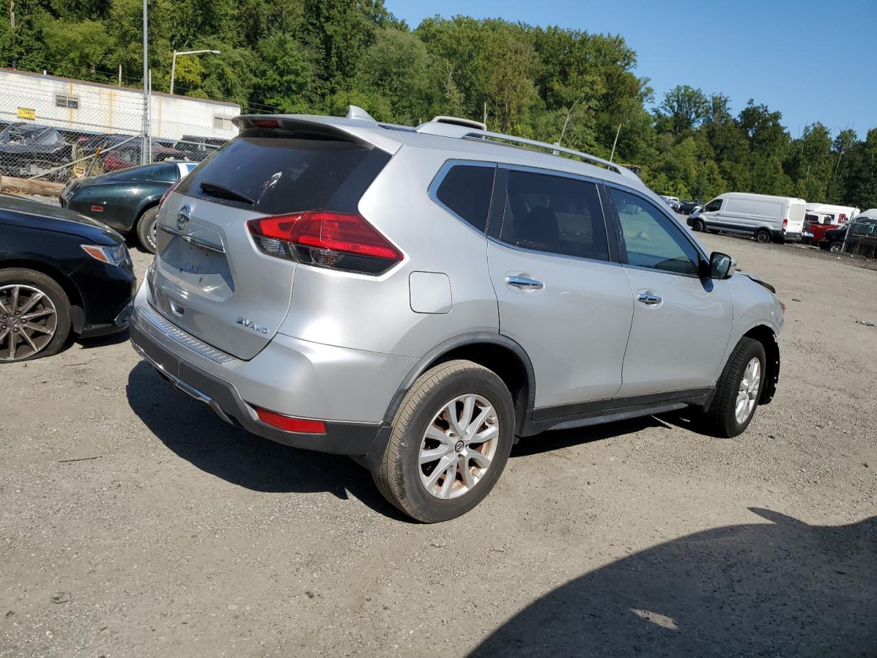 2018 Nissan Rogue S - Image 3