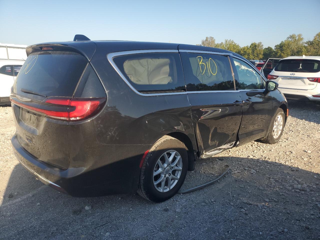2023 Chrysler Pacifica Touring L - Фото 3