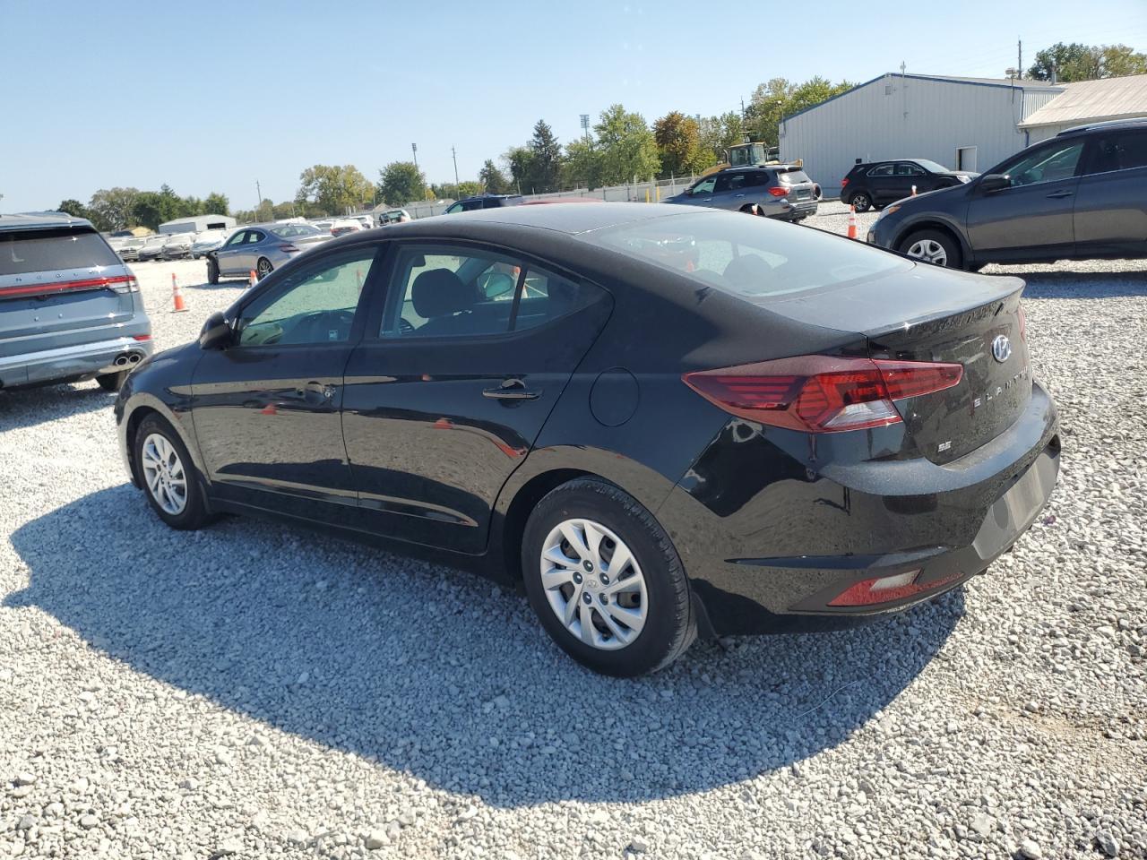 2020 Hyundai Elantra Se - Фото 2