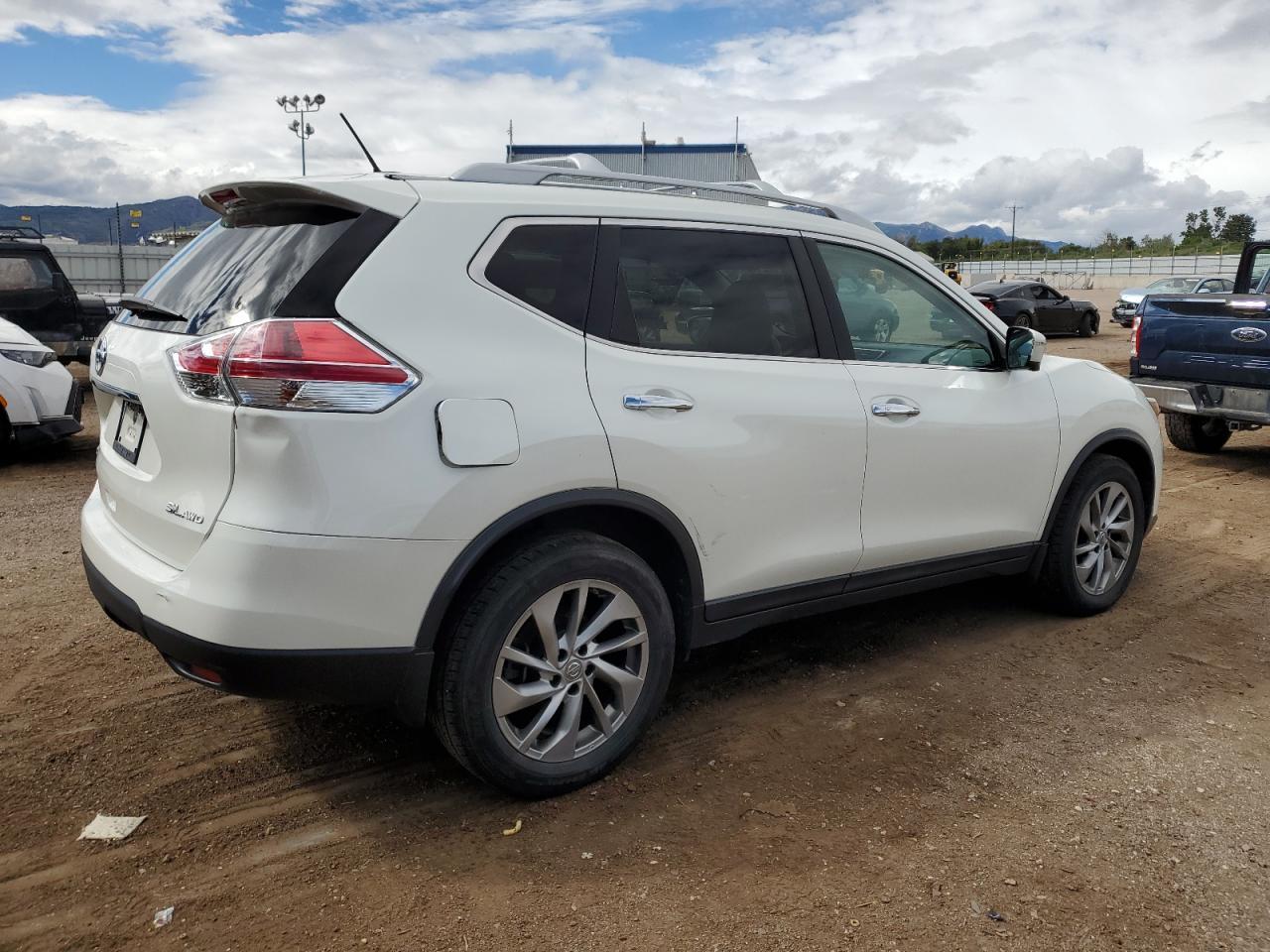 2015 Nissan Rogue S - Фото 3