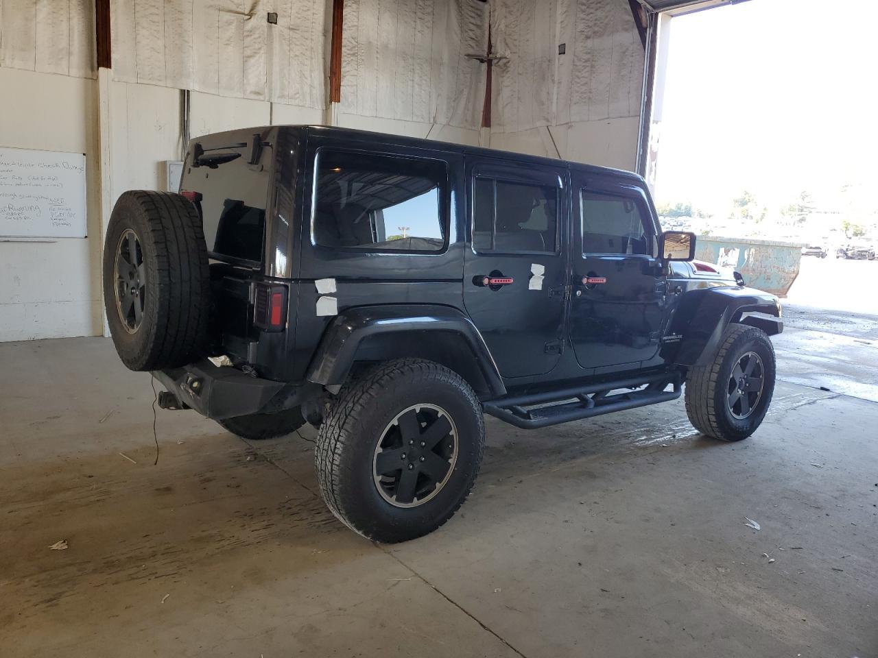 2012 Jeep Wrangler Unlimited Sahara - Image 3