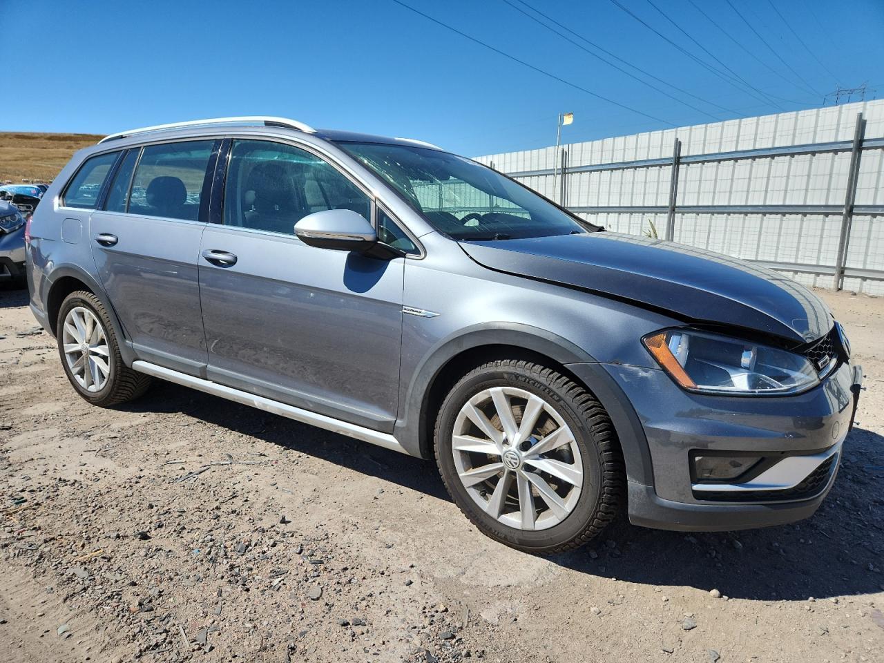 2017 Volkswagen Golf Alltrack S - Image 4