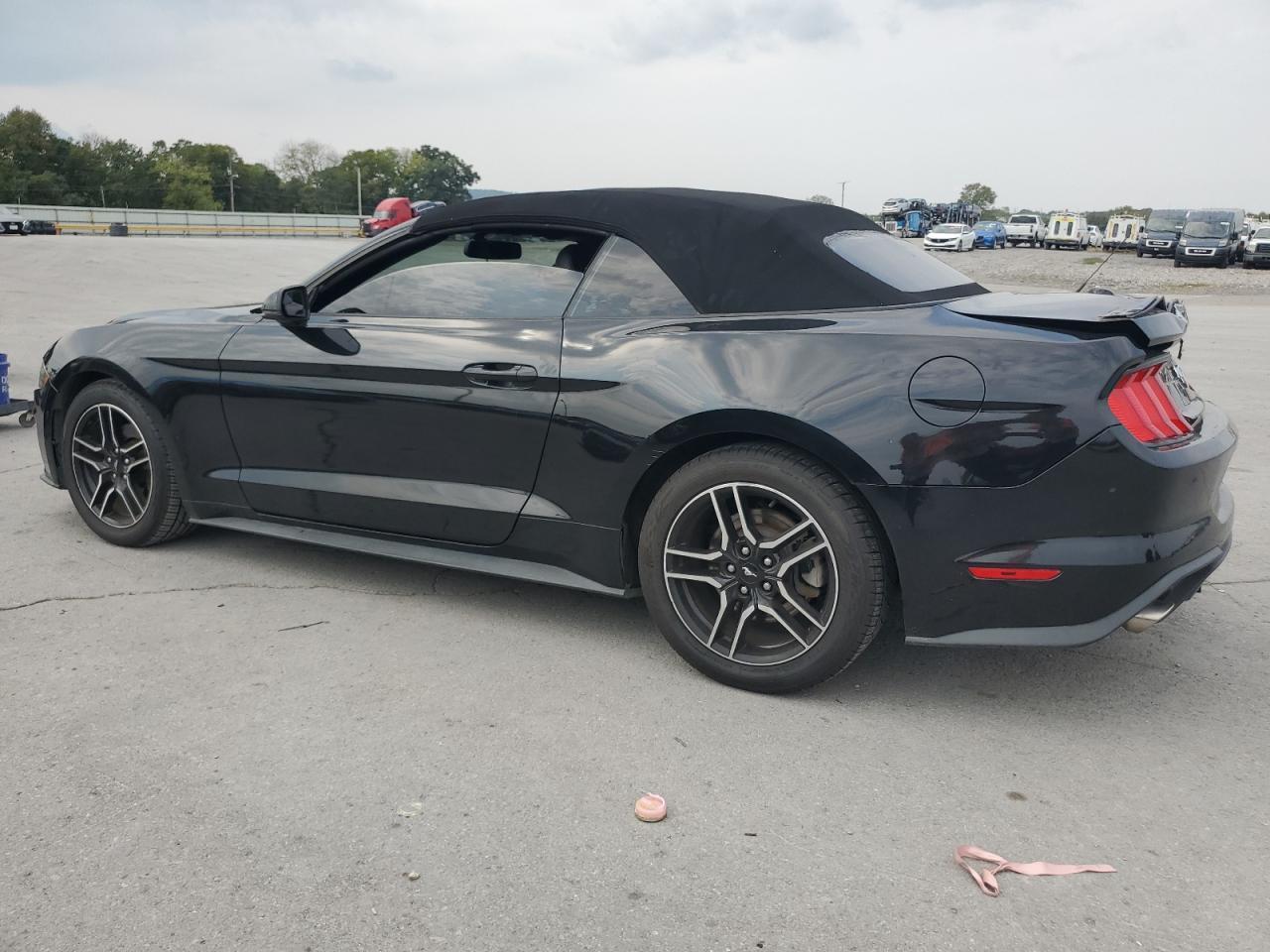 2018 Ford Mustang - Фото 2