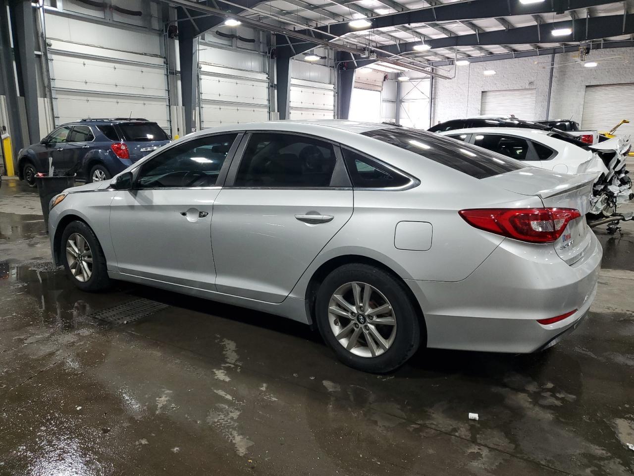 2017 Hyundai Sonata Se - Image 2
