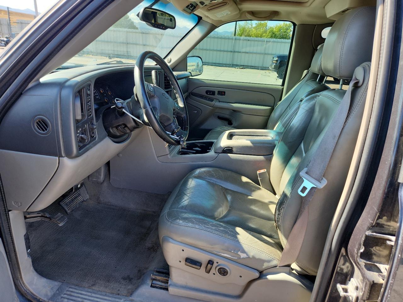 2005 Chevrolet Suburban K1500 - Image 7