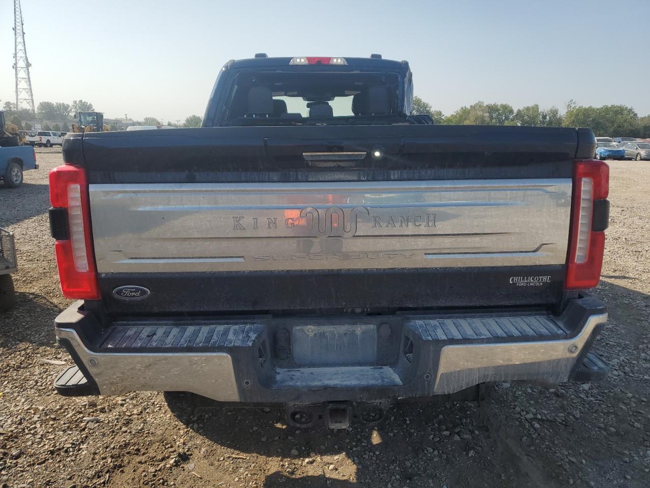 2023 Ford Super Duty F-350Crw - Фото 6
