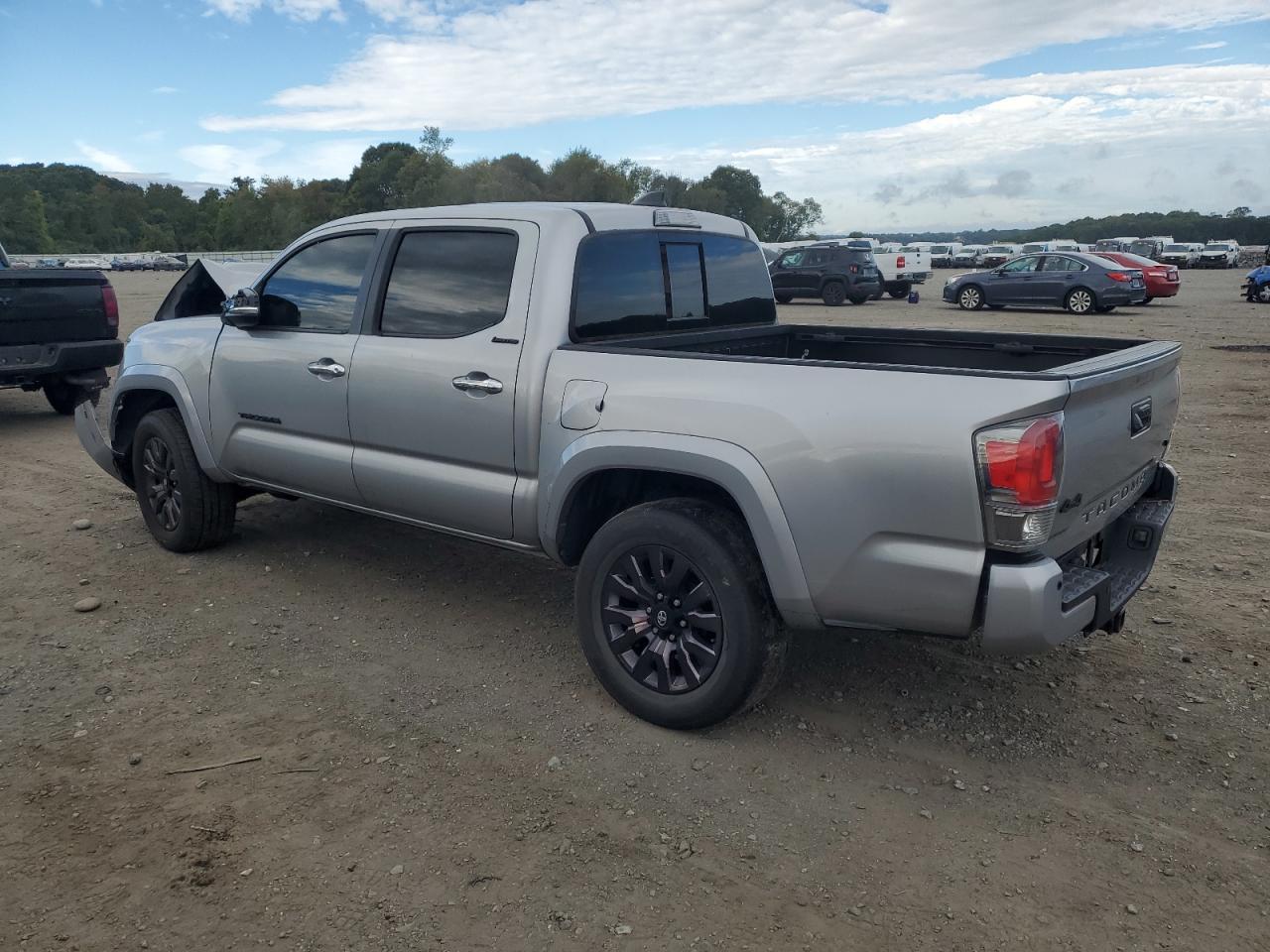 2017 Toyota Tacoma Limited - Фото 2