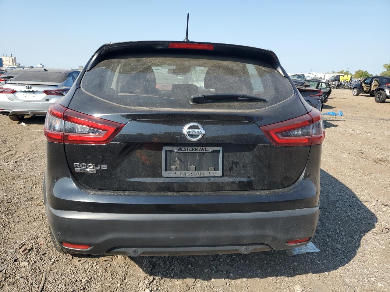 2021 Nissan Rogue Sport S - Фото 6