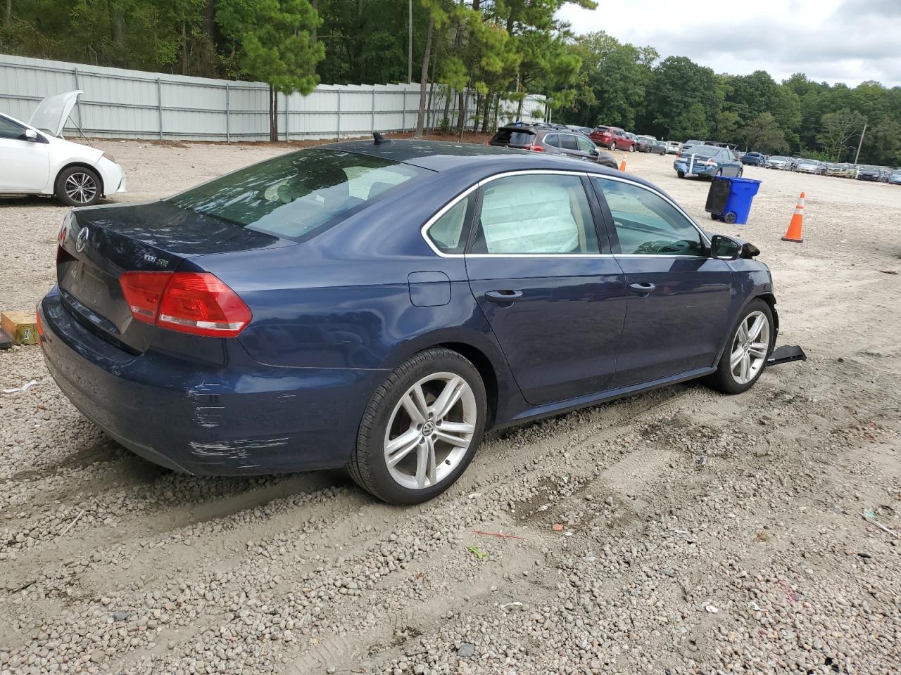 2015 Volkswagen Passat Se - Image 3