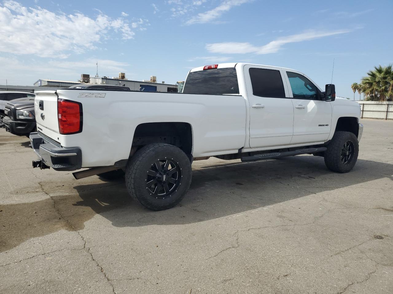 2016 Chevrolet Silverado K3500 Lt - Image 3
