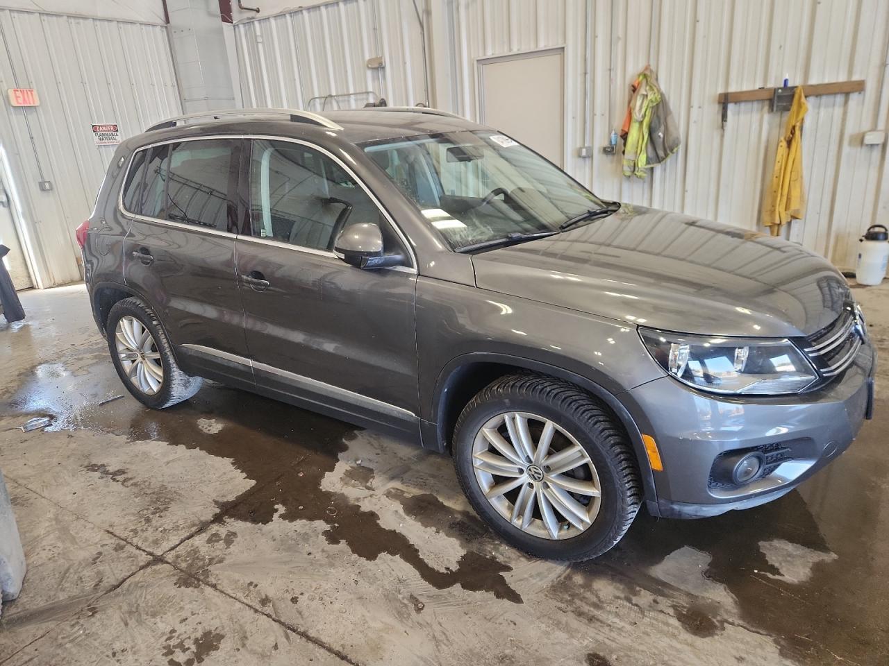 2013 Volkswagen Tiguan S - Image 4