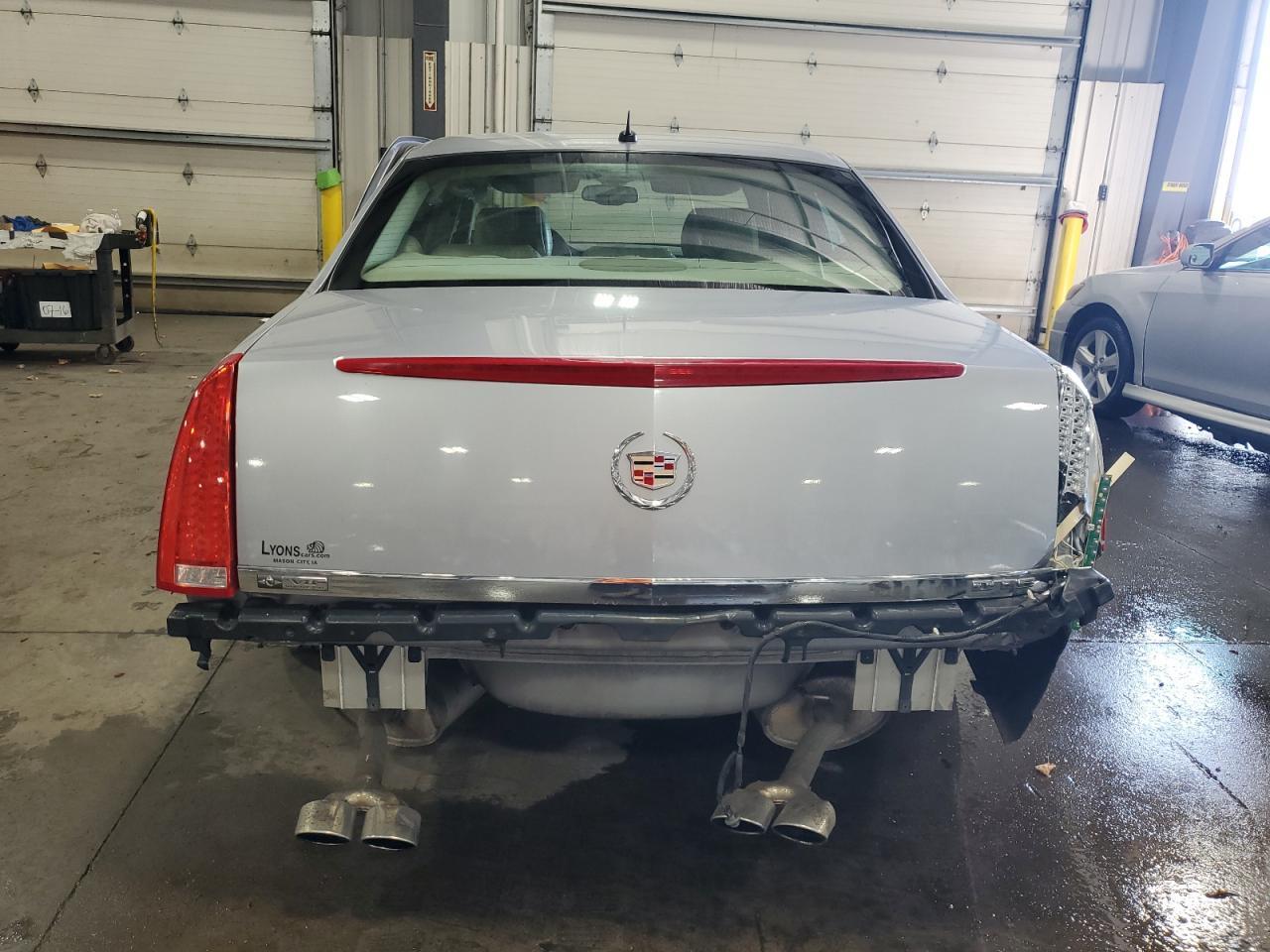 2006 Cadillac Dts - Image 6