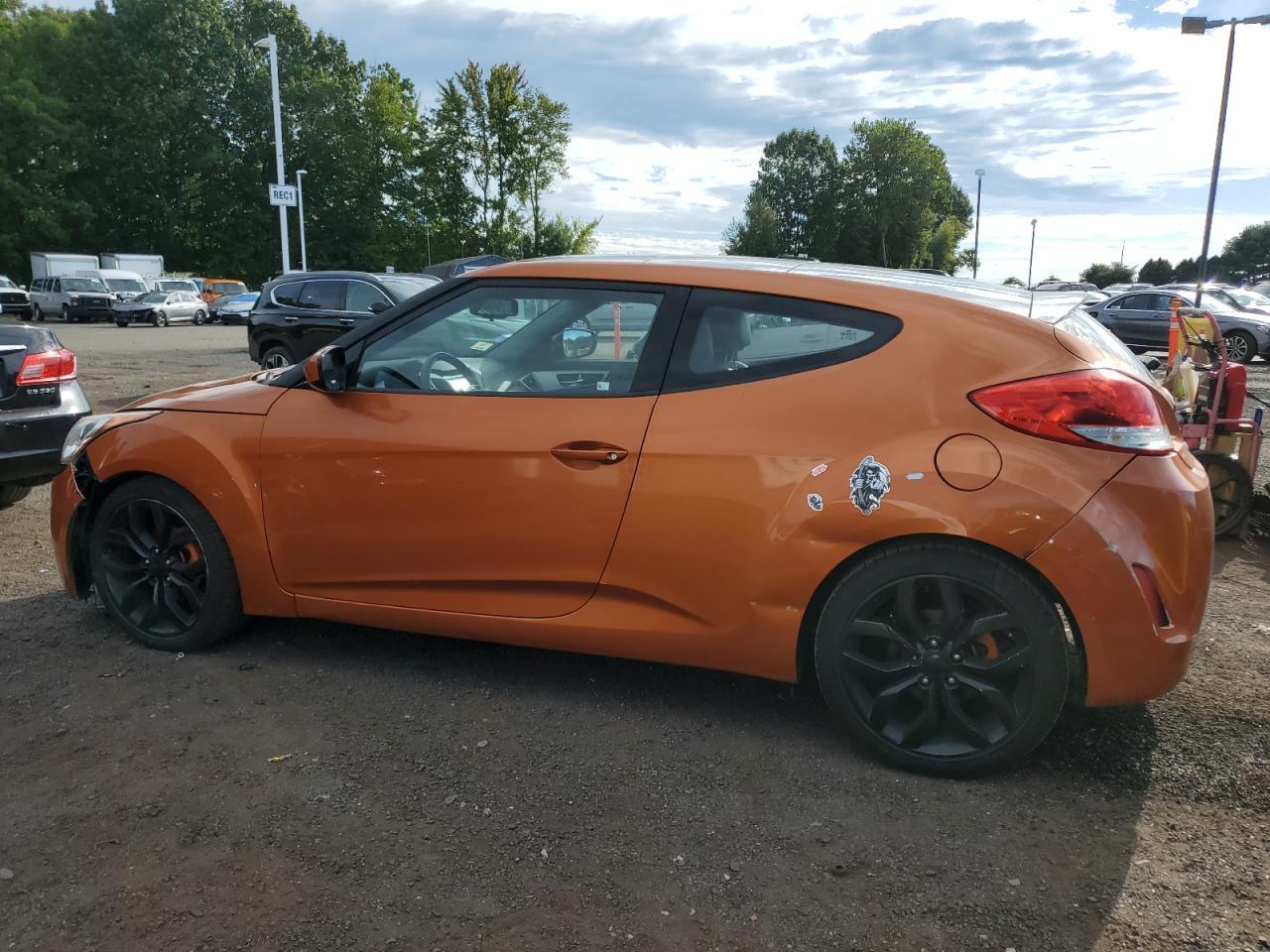2013 Hyundai Veloster - Фото 2