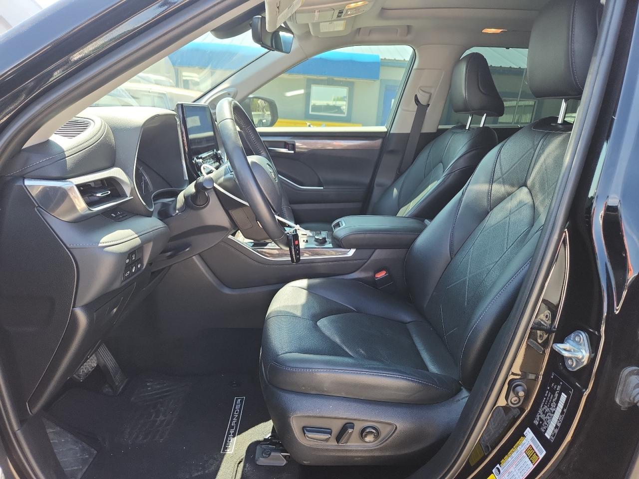 2022 Toyota Highlander Platinum - Image 7