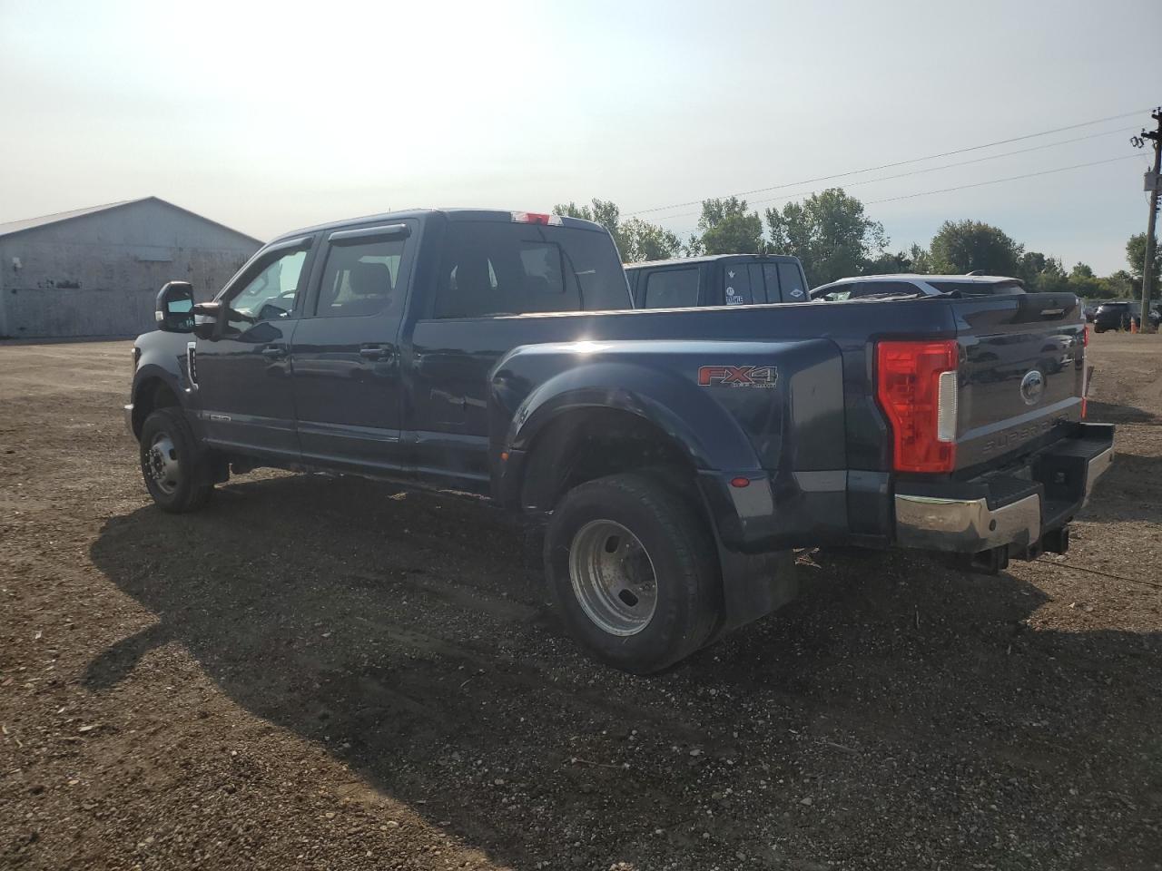2017 Ford F350 Super Duty - Фото 2