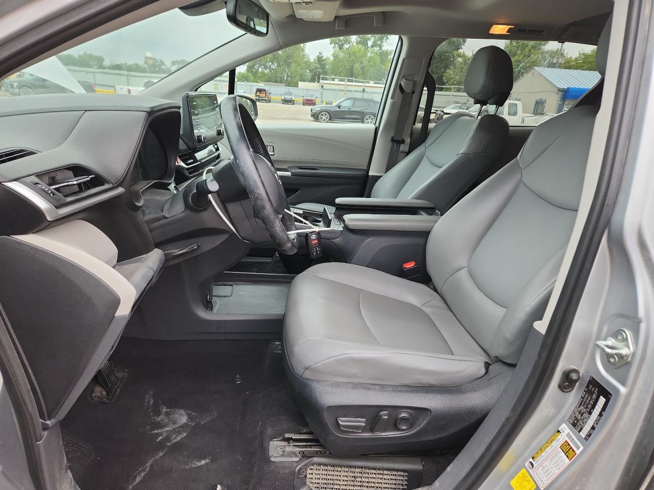 2022 Toyota Sienna Xle - Фото 7