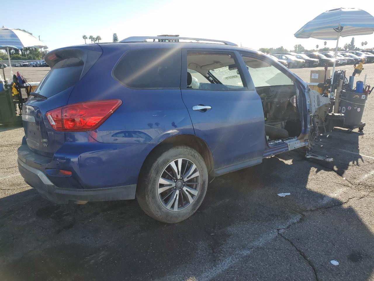 2018 Nissan Pathfinder S - Фото 3