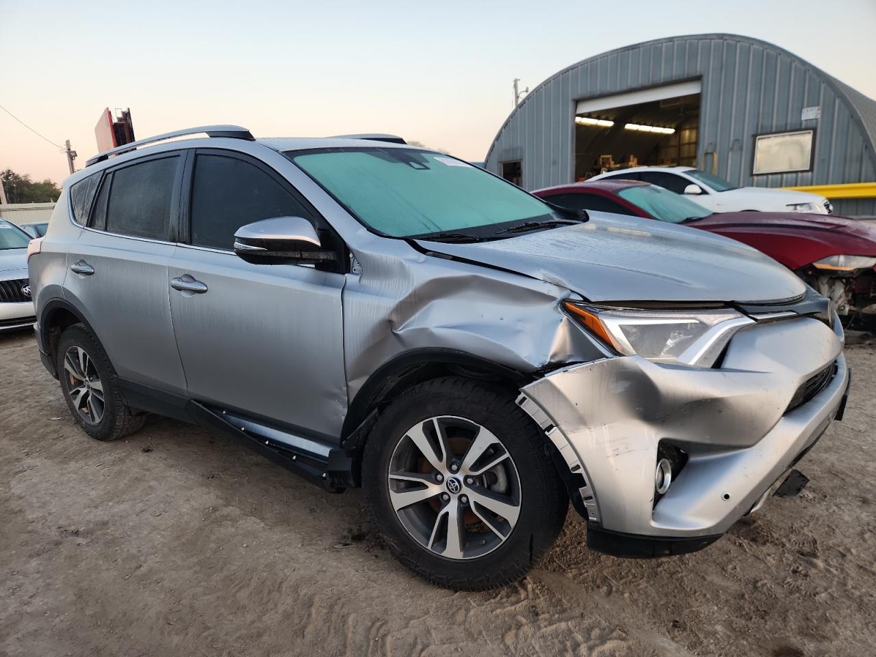 2017 Toyota Rav4 Xle - Фото 4