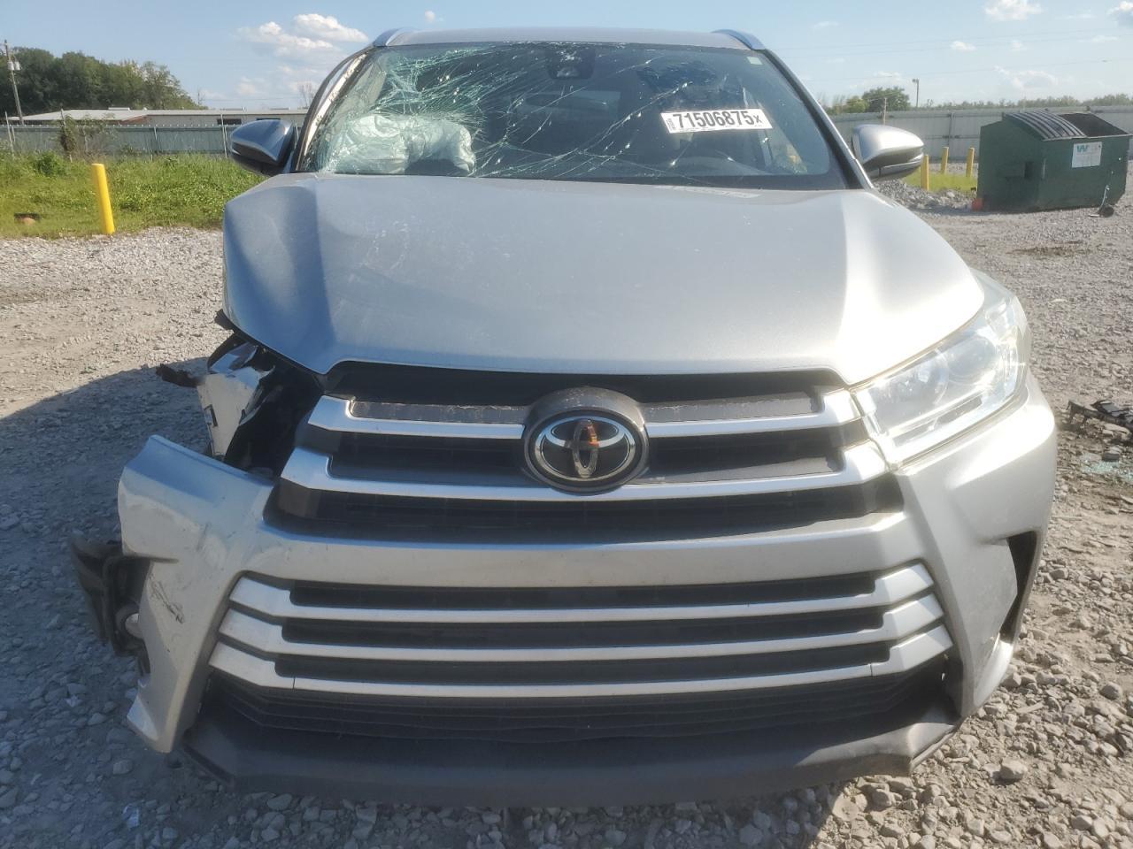 2019 Toyota Highlander Se - Фото 5