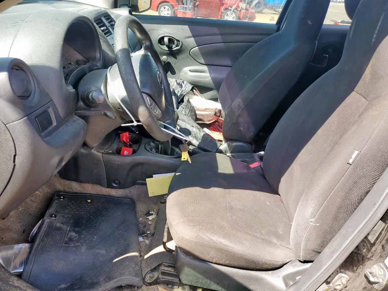 2015 Nissan Versa S - Фото 7