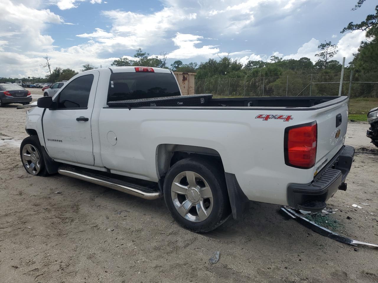 2017 Chevrolet Silverado K1500 - Фото 2