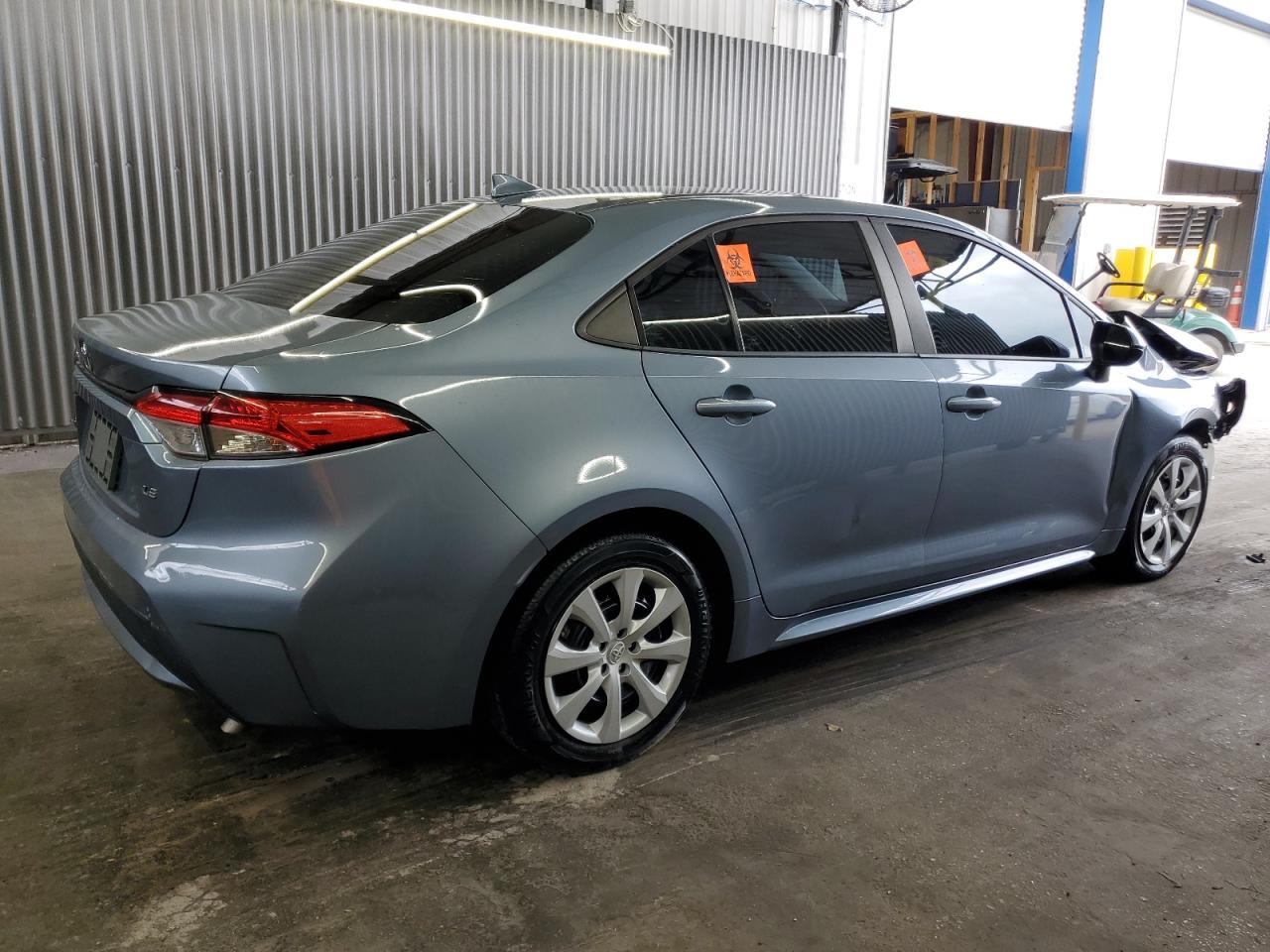 2022 Toyota Corolla Le - Image 3