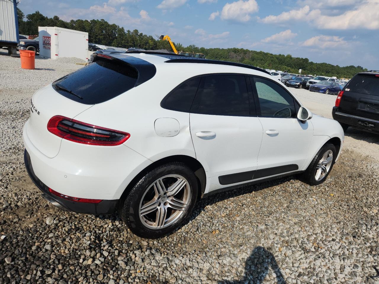 2017 Porsche Macan - Image 3