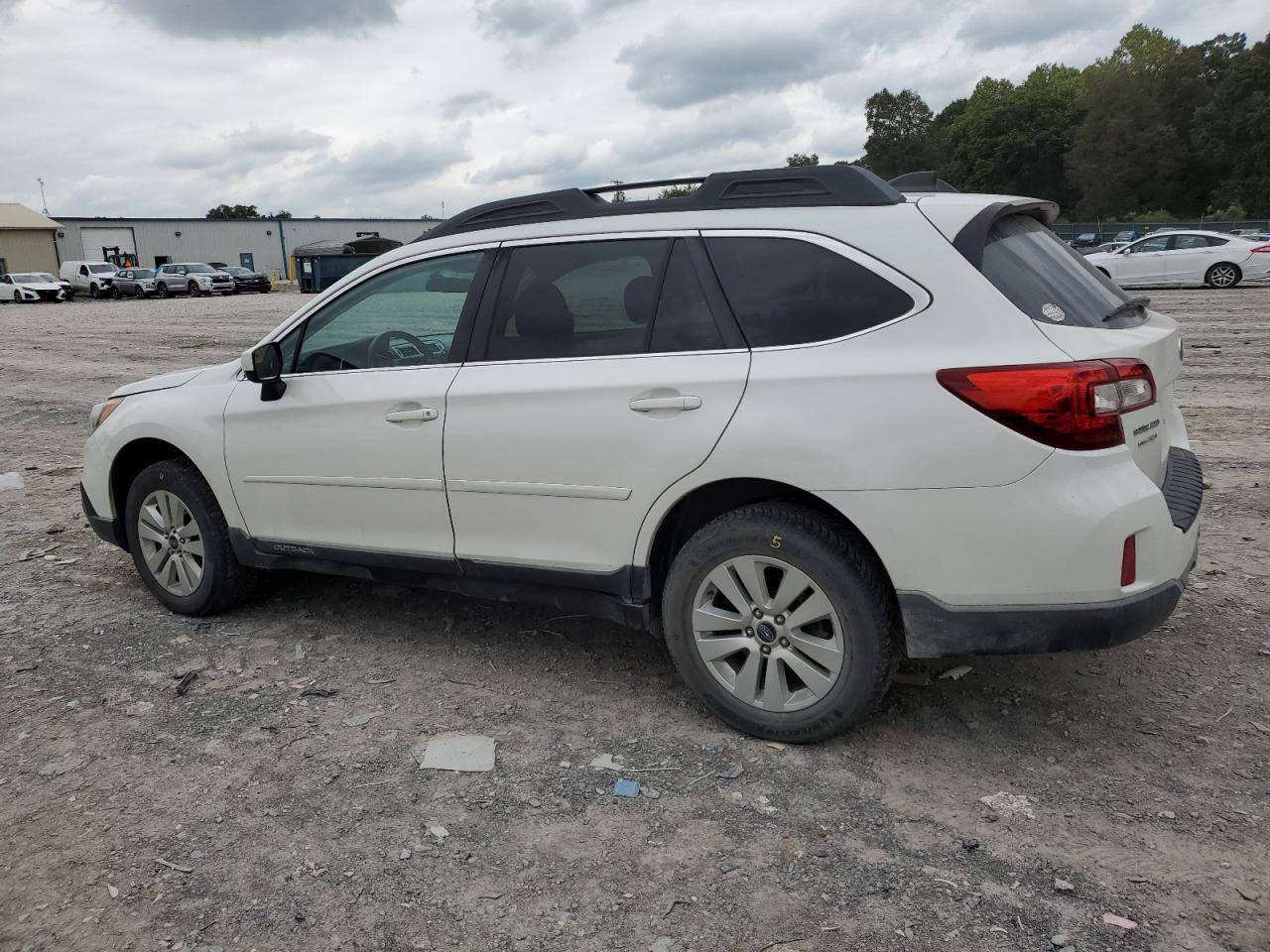 2017 Subaru Outback 2.5I Premium - Image 2