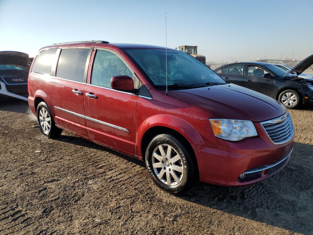 2015 Chrysler Town & Country Touring - Image 4