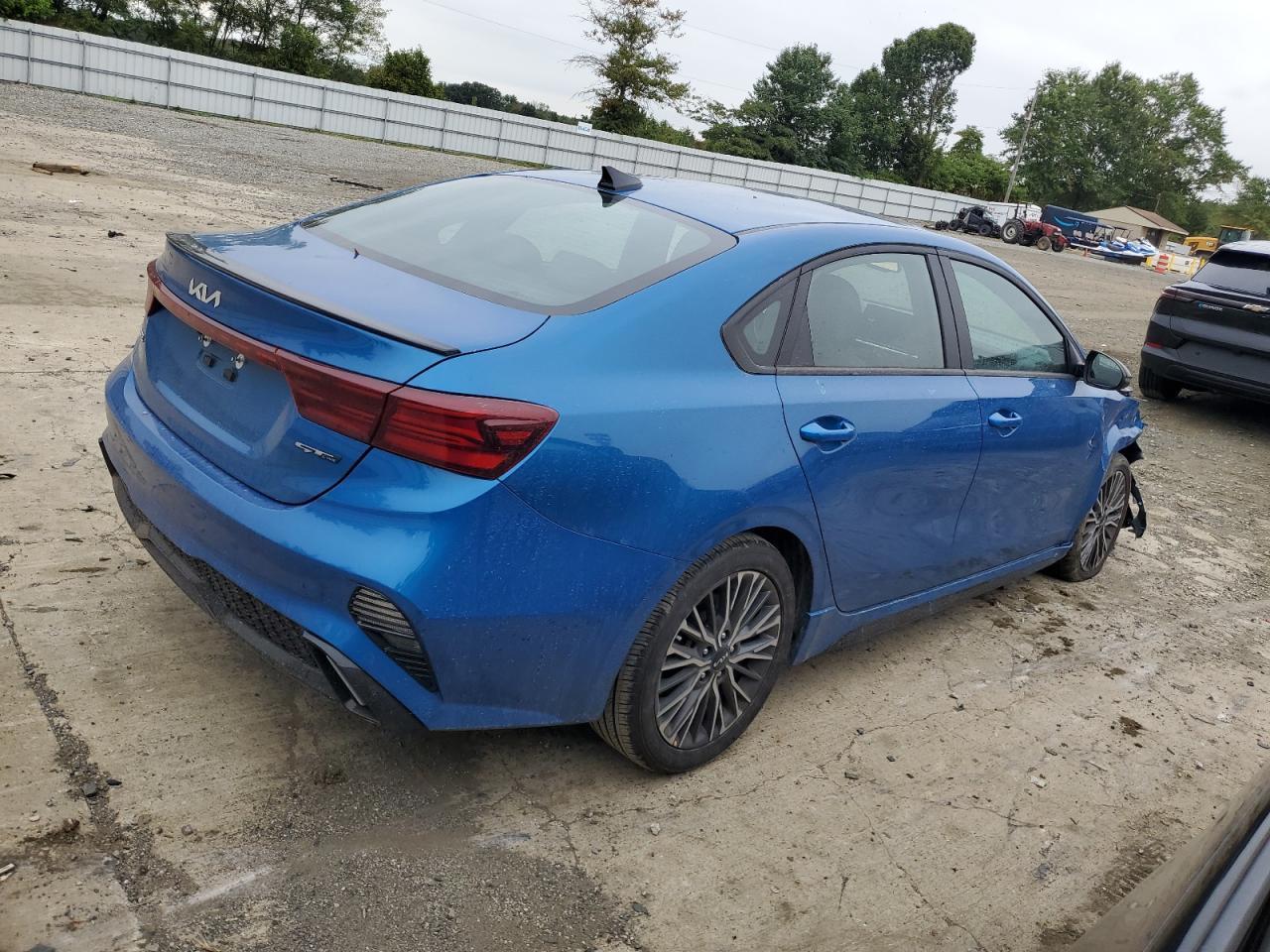 2023 Kia Forte Gt Line - Image 3