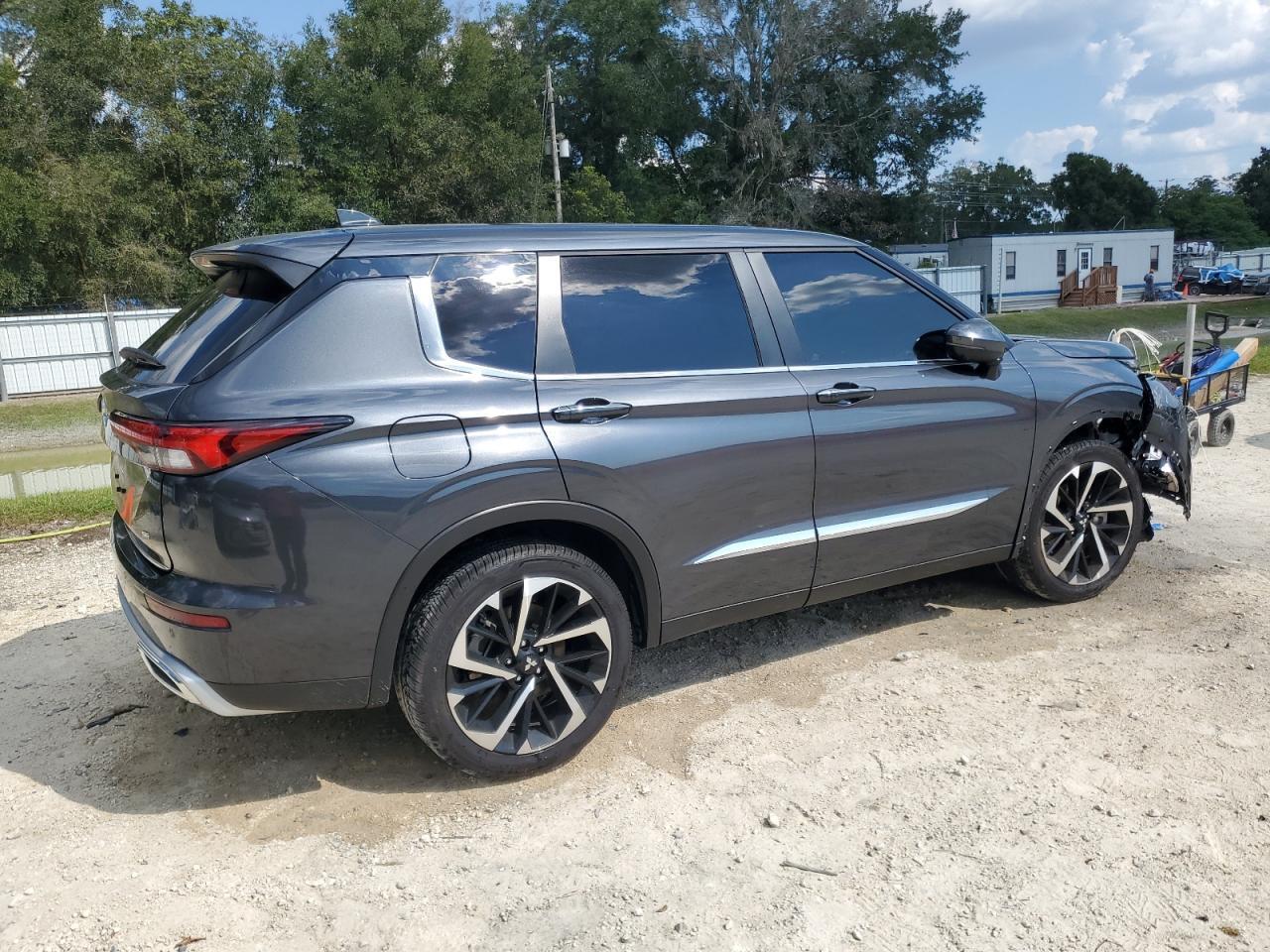 2024 Mitsubishi Outlander Se - Image 3
