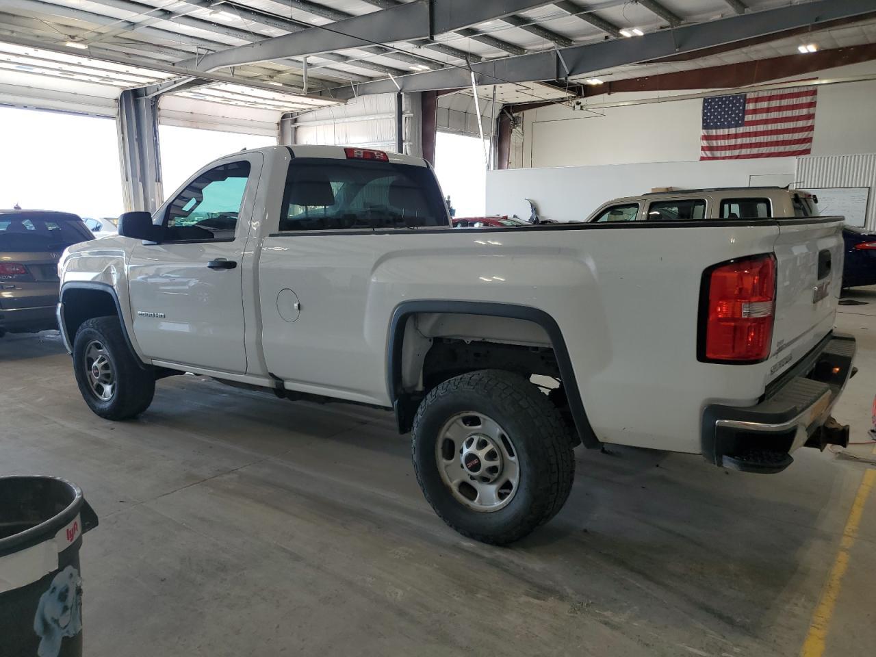2016 GMC Sierra C2500 Heavy Duty - Image 2
